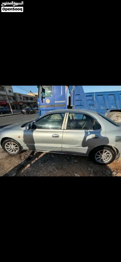 Hyundai Avante Standard 2