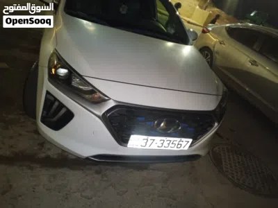 هيونداي ايونيك Standard 2