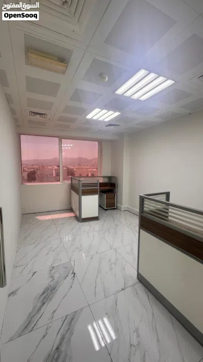 مكتب 120م بمساحه مفتوحه للايجار في 18 نوفمبر العذيبه/ Office Open Space For Rent In 18 Novembr 3