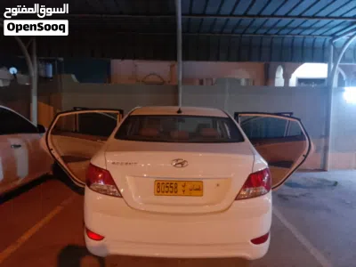 Hyundai Accent SE 4