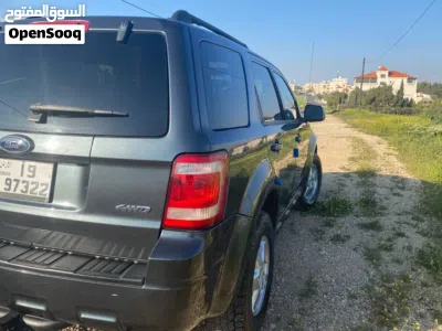 Ford Escape XLT 2