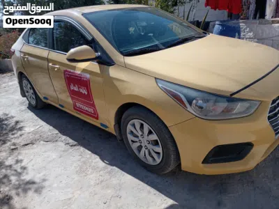 Hyundai Accent SEL 2