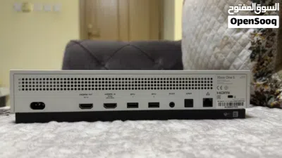 Xbox (one S) 1 tb with games 3