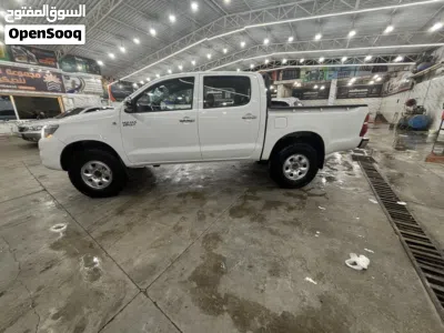 Toyota Hilux DLX 4