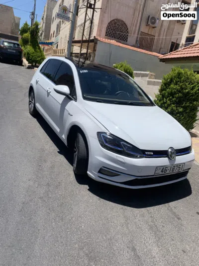 Volkswagen Golf E-Golf 2