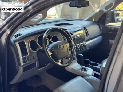 Toyota Sequoia SR 5 4