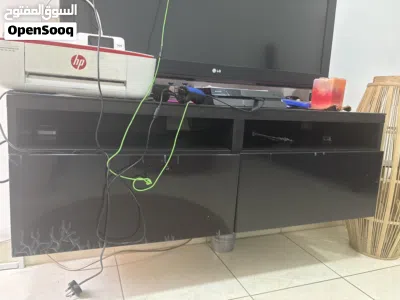 طاولة تلفزيون 4