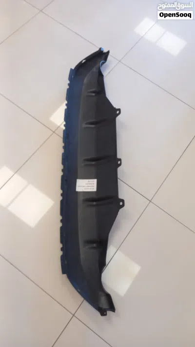 قطعه بلاستيك ل نيسان الليتما 3