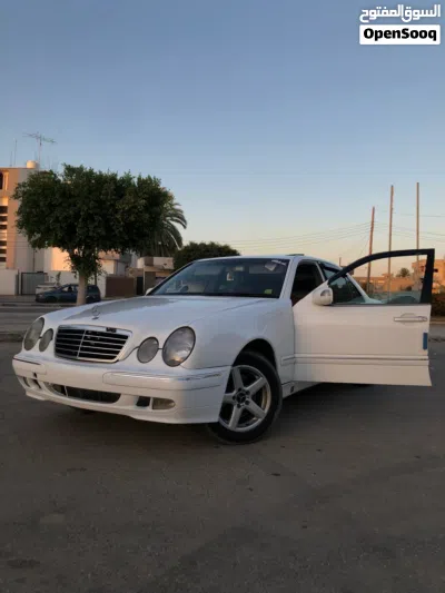 مرسيدس بنز الفئة-C C 320 4
