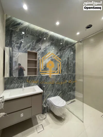 شقة * جديدة * لم تسكن * 3نوم * 180م * خلدا 4