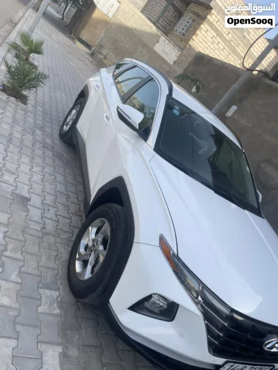 Hyundai Tucson SE 2