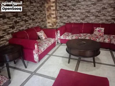 كورنر تفصيل بحالة ممتازة 65 دينار الموقع عمان شارع الاردن 3