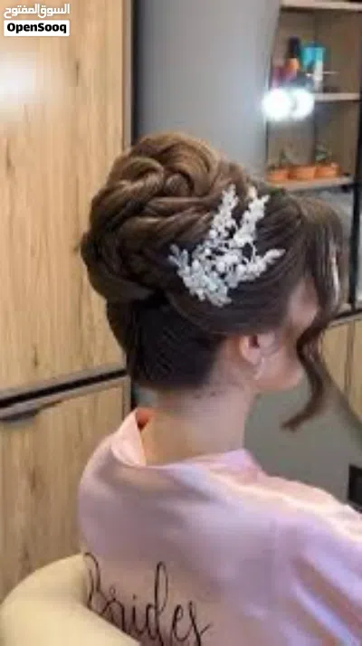 مطلوب خبيرات شعر 2