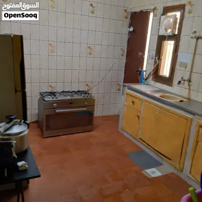 alkhawir Room with bathroom sharing kitchen Furnishedغرفة مع حمام مفروشة بالخوير و مطبخ مشترك 3