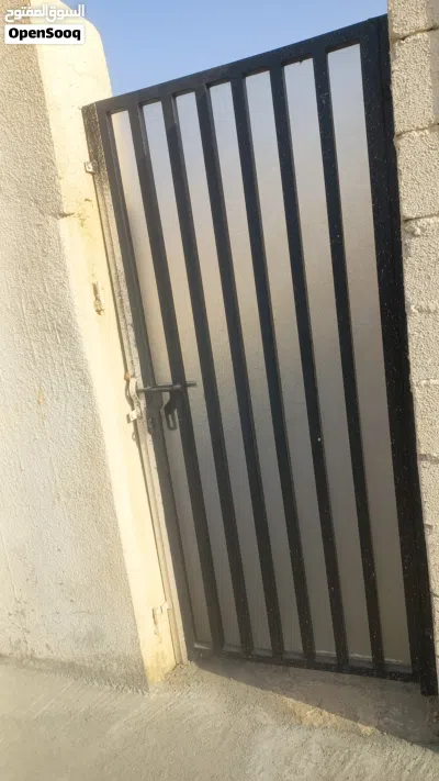 غرف للايجار.. ف الجفنين ع شارع العام خلف محطة شل.. بسعار مناسبه.. لاعمال شركات.. قريب من رسيل الصنا 4