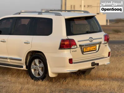 Toyota Land Cruiser VXR 4