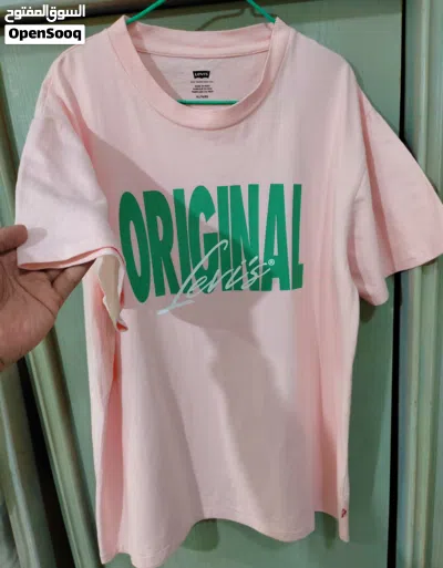 Levi's Original Graphic T-Shirt XL 9/10 Condition Pink 55 SAR 4