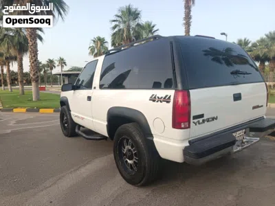 GMC Yukon SLE 2
