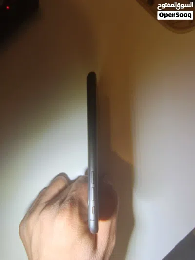 جهاز iPhone(11) بحالة الوكالة السعر )150) قابل للتفاوض بحالة ممتازة 3