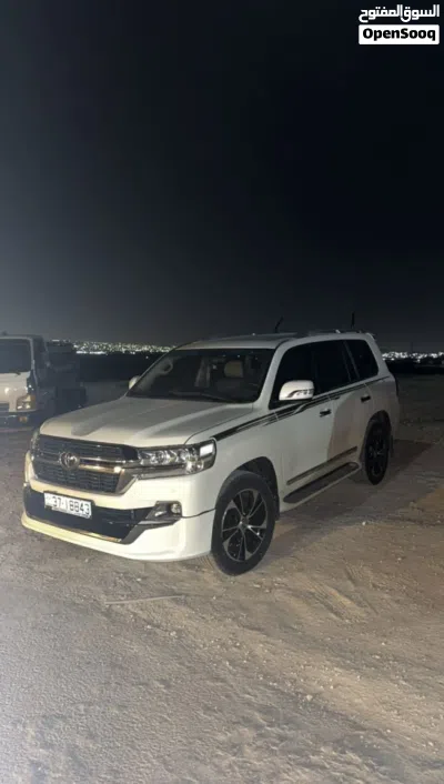 تويوتا لاند كروزر VXR 3
