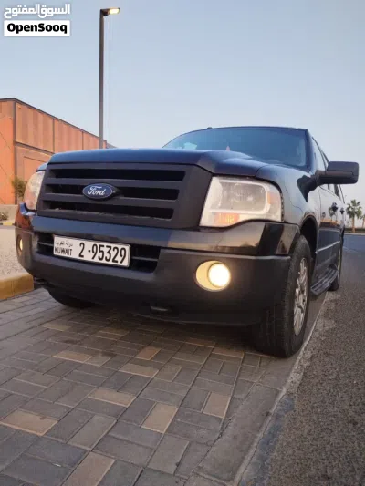 Ford Expedition XLT 2