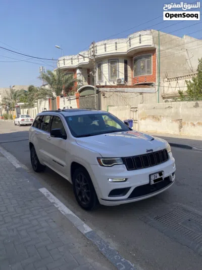جیپ گراند چێرۆکی Laredo 4