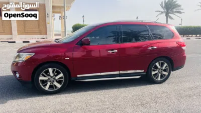 Nissan Pathfinder SV 4