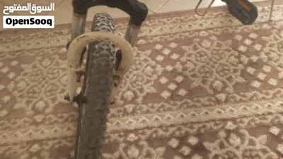 دراجه maroo ممتازه و تناسب للاستعمال اليومي و صغيره و فيها 7 سرعات و بريك خلفي و مقاس 4
