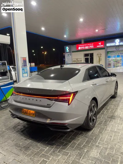 Hyundai Elantra SE 2