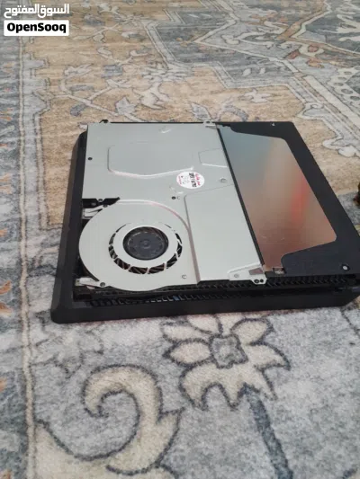 جهاز بلاستيشن 4 سلم 2