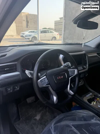 GMC Acadia SLE 2