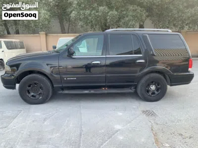 Lincoln Navigator Standard 2