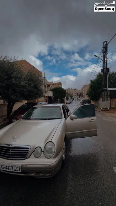 Mercedes Benz E-Class E 200 3