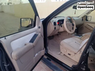 Ford Explorer XLS 4