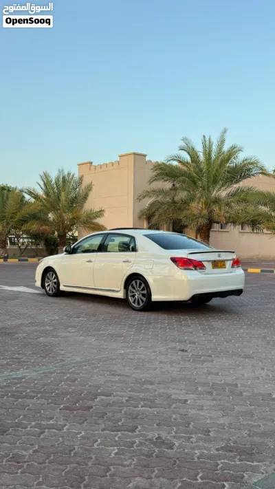 Toyota Avalon XLE 3
