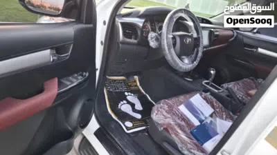 Toyota Hilux SR5 2