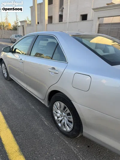 Toyota Camry LE 4