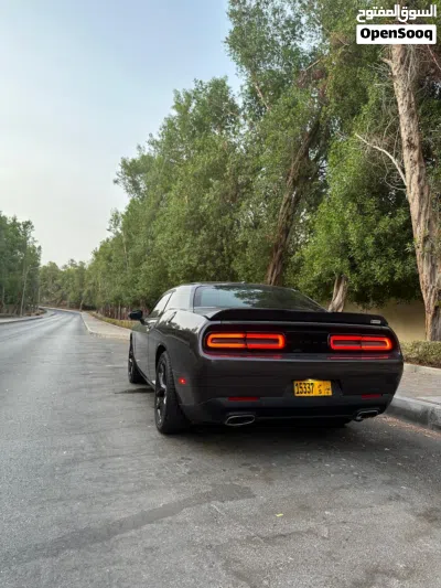 Dodge Challenger SE 4