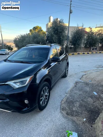 Toyota RAV 4 LE 3