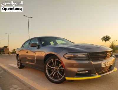 Dodge Charger SXT 2
