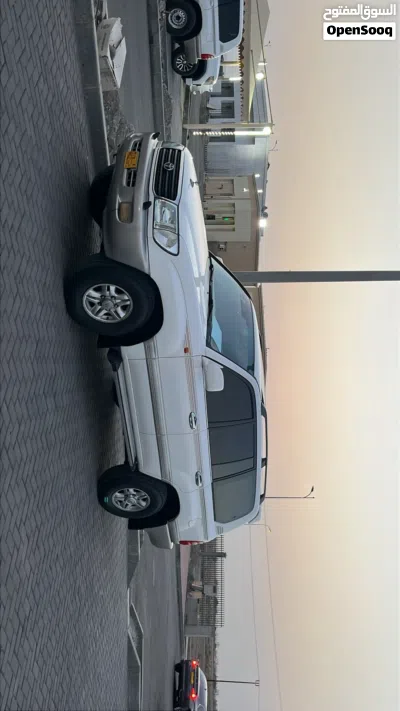 Toyota Land Cruiser VXR 4