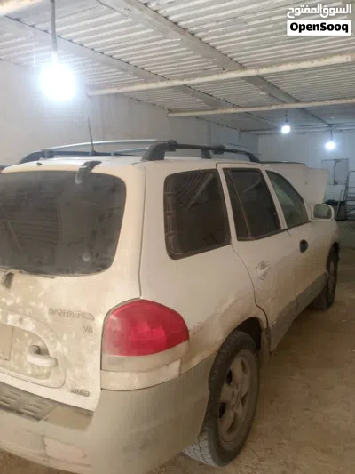 Hyundai Tucson SE 3