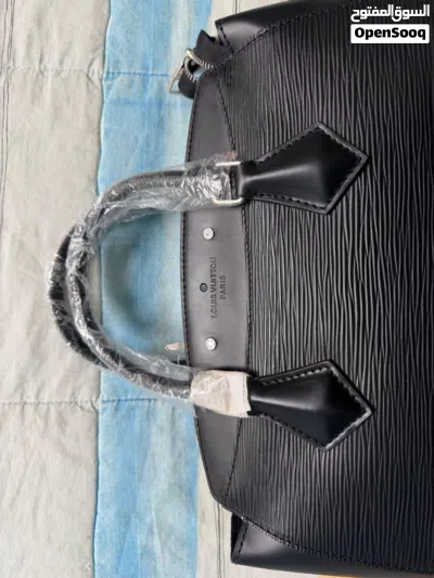 شنطة Louis Vuitton جديدة لون اسود 4