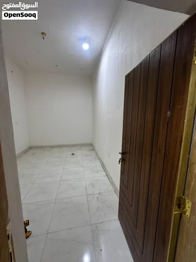 شقة طابق اول سكنية للايجار في منطقة حي المهندسين مساحة 150 4