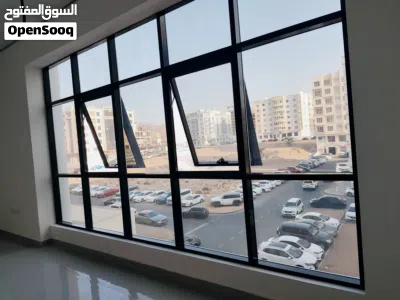 للبيع السريع: مكتب مؤجر للبيع بعائد 8.1٪ مقابل عمان مول 2