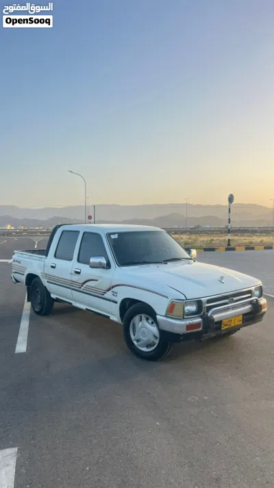 Toyota Hilux GLX 2