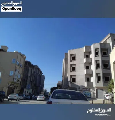 مبنى متكون من 4 طوابق(ادوار) للإيجار استثمار علي الرئيسي وعلي واجهتين 2