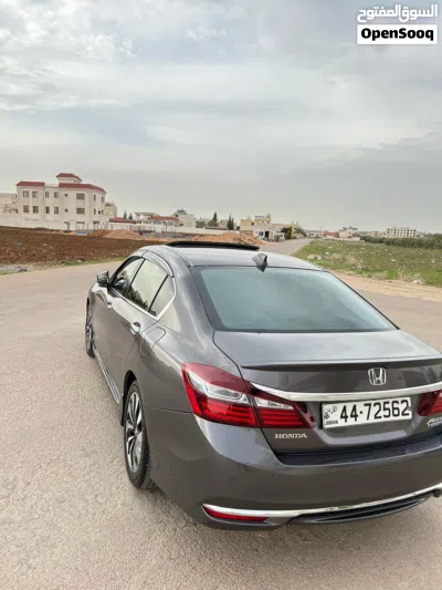 هوندا اكورد Touring 4
