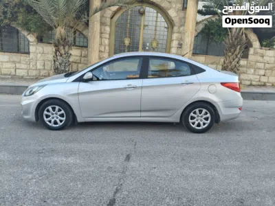 Hyundai Accent Standard 2