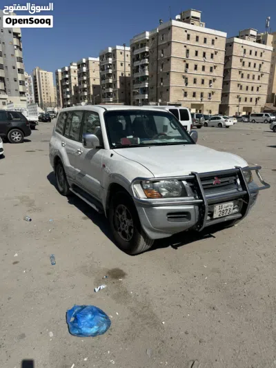 Mitsubishi Pajero GLS MID 2